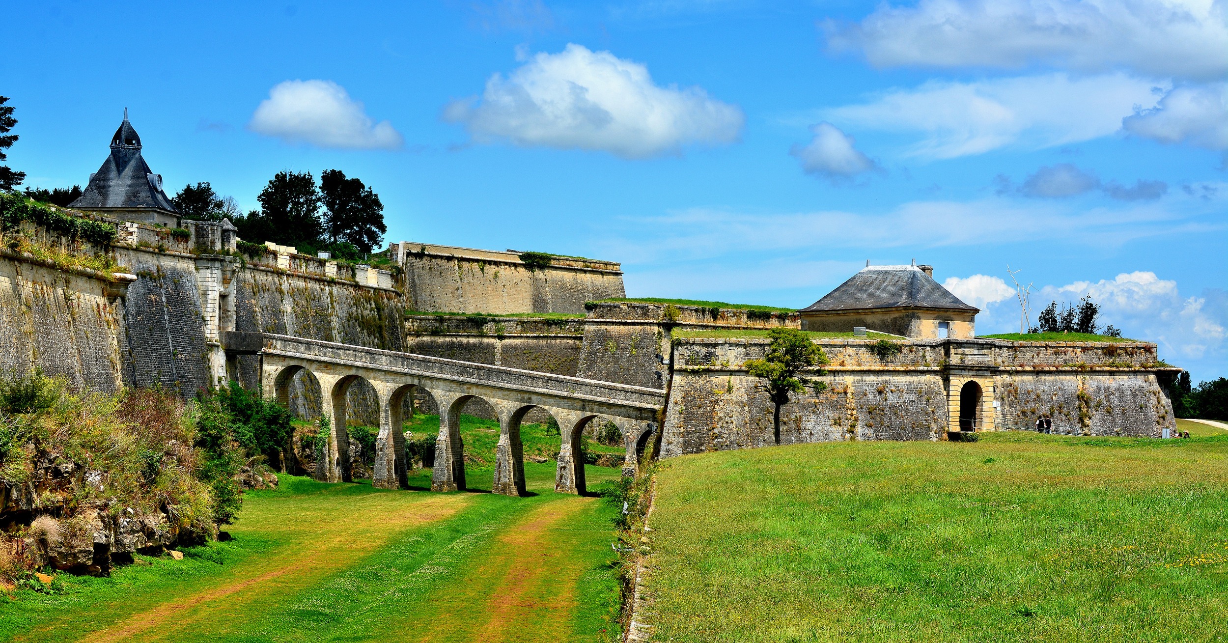 La France, ses vins et ses châteaux
