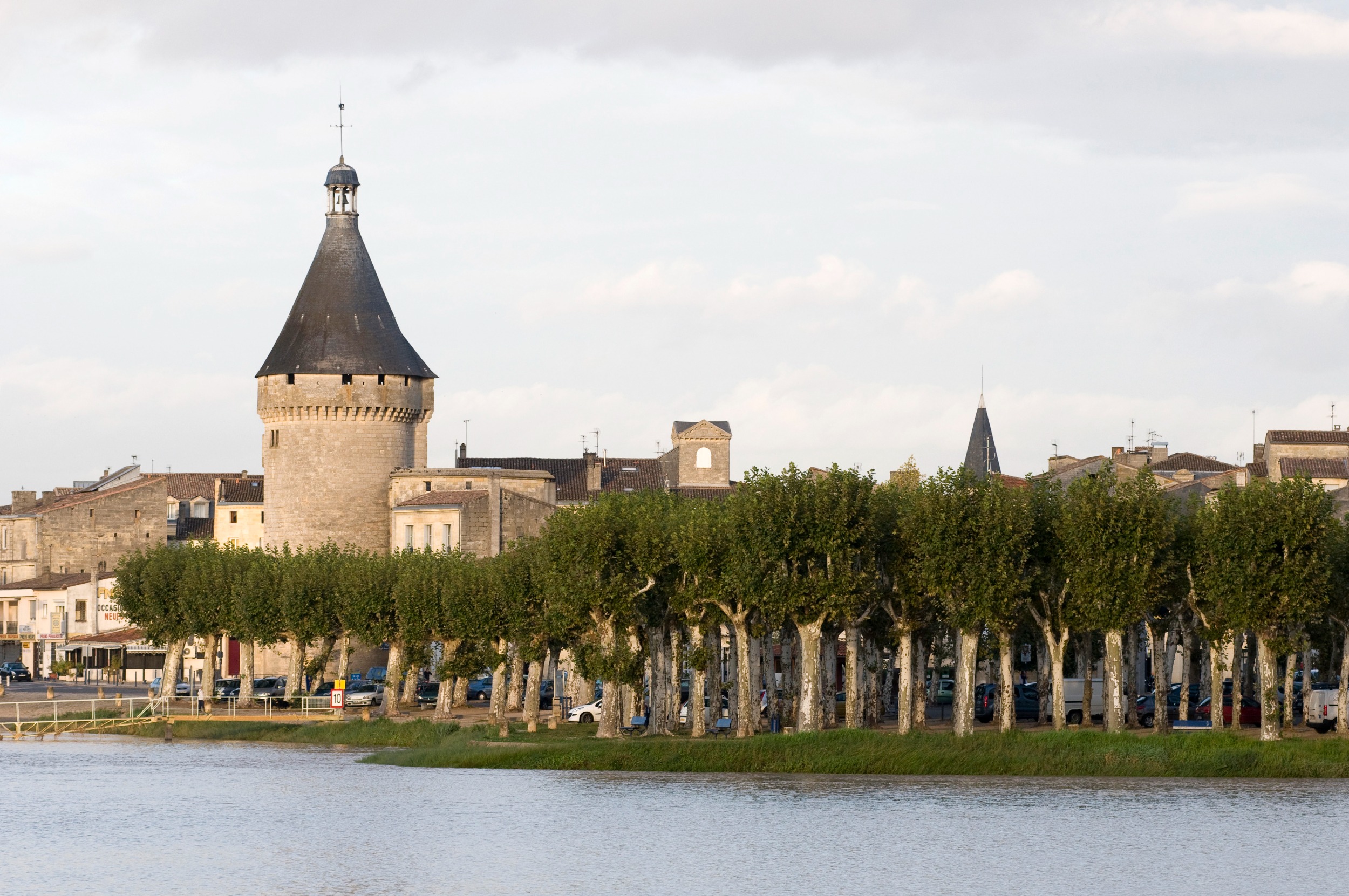 La France, ses vins et ses châteaux